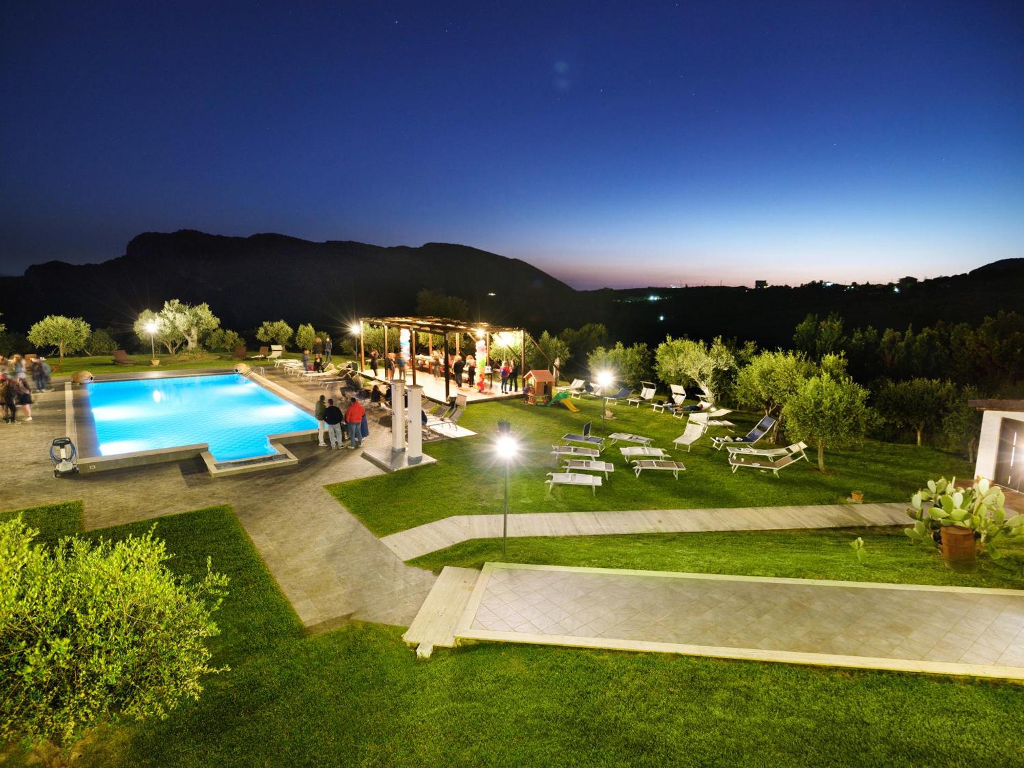 L' Aia Resort Trentinara Exteriör bild